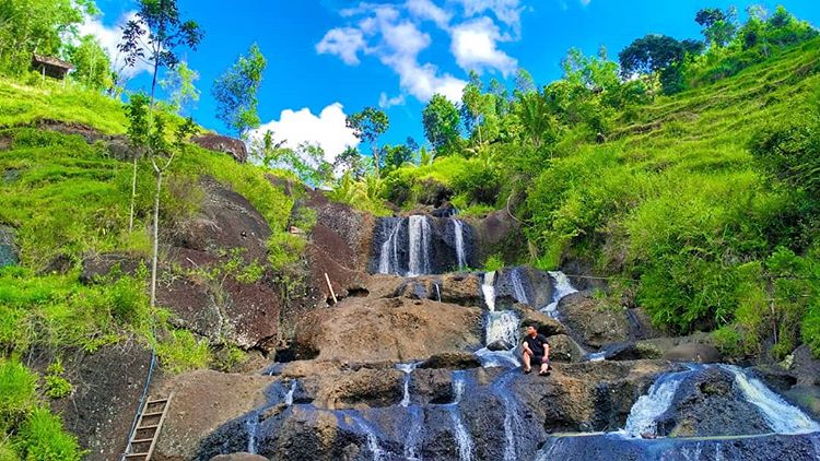 Detail Pemandangan Gunung Air Terjun Nomer 20