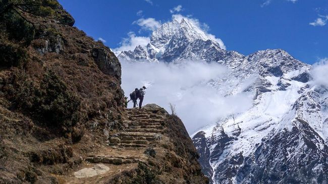 Detail Pemandangan Gunung Everest Nomer 2