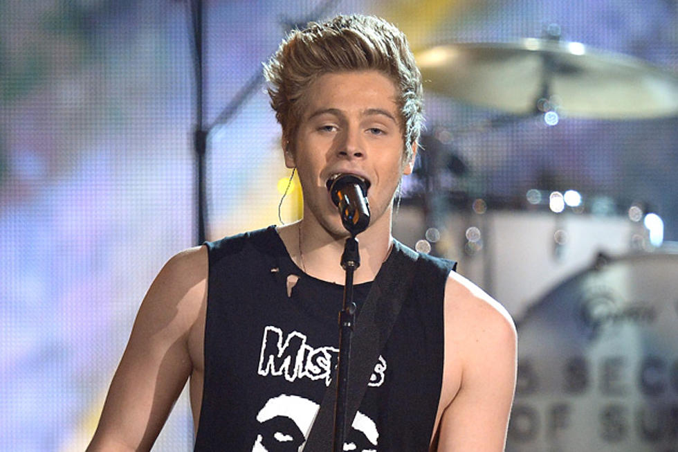 Detail Luke Hemmings 2014 Nomer 34