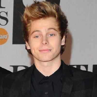 Detail Luke Hemmings 2014 Nomer 46