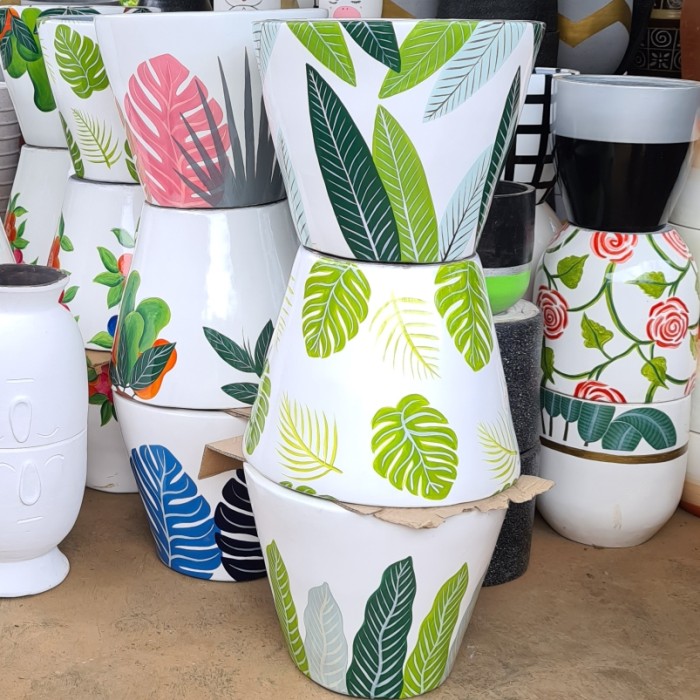 Detail Lukisan Di Pot Bunga Plastik Nomer 11