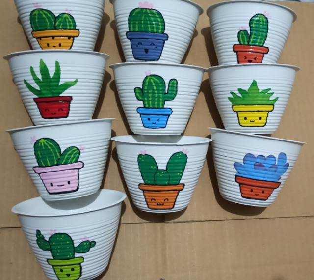 Detail Lukisan Di Pot Bunga Plastik Nomer 26