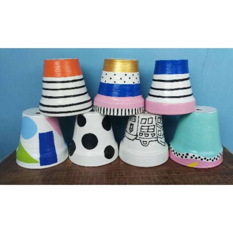 Detail Lukisan Di Pot Bunga Plastik Nomer 38