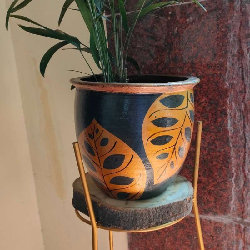 Detail Lukisan Di Pot Bunga Plastik Nomer 45