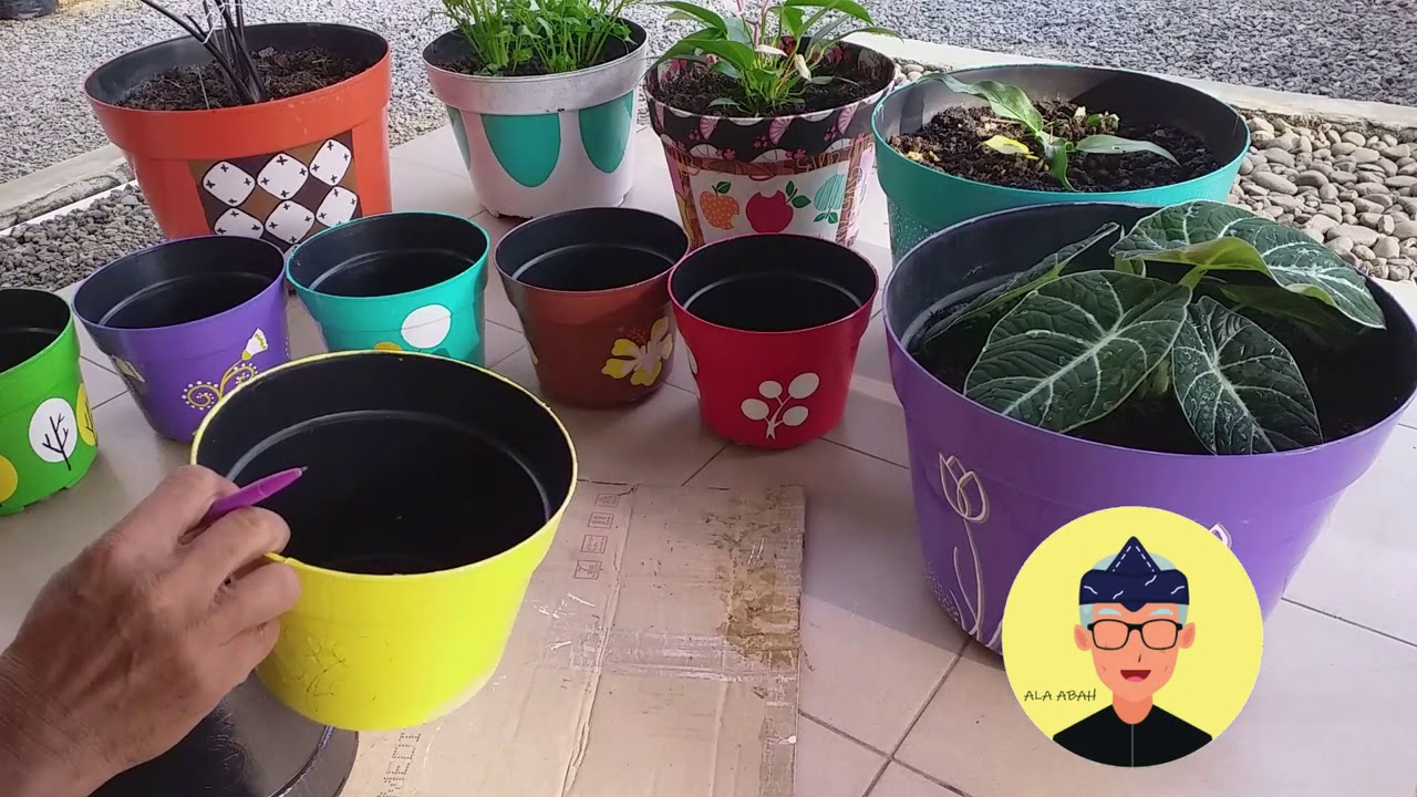 Detail Lukisan Di Pot Bunga Plastik Nomer 7