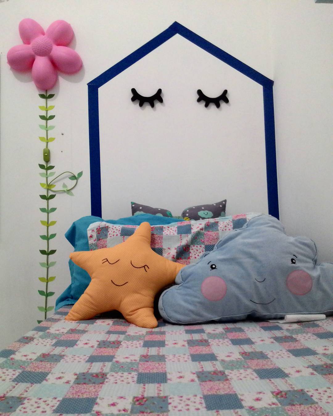 Detail Lukisan Dinding Kamar Sederhana Nomer 25