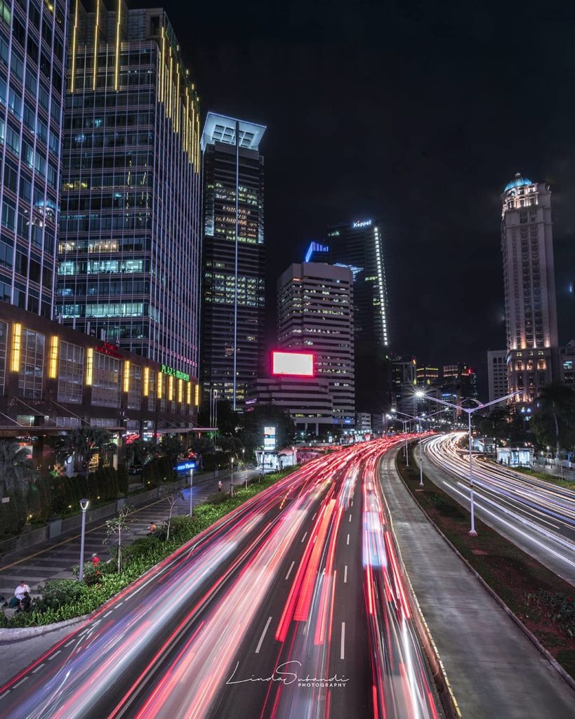 Detail Pemandangan Kota Malam Hari Dari Atas Gedung Nomer 45