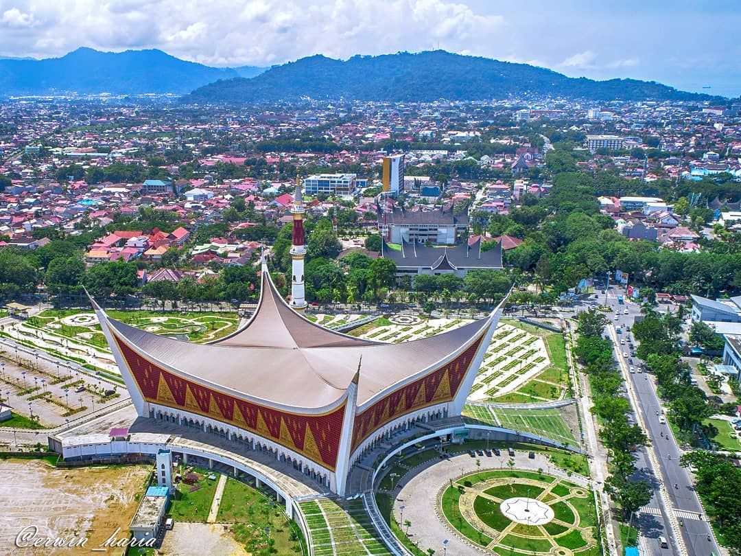 Download Pemandangan Kota Padang Nomer 9