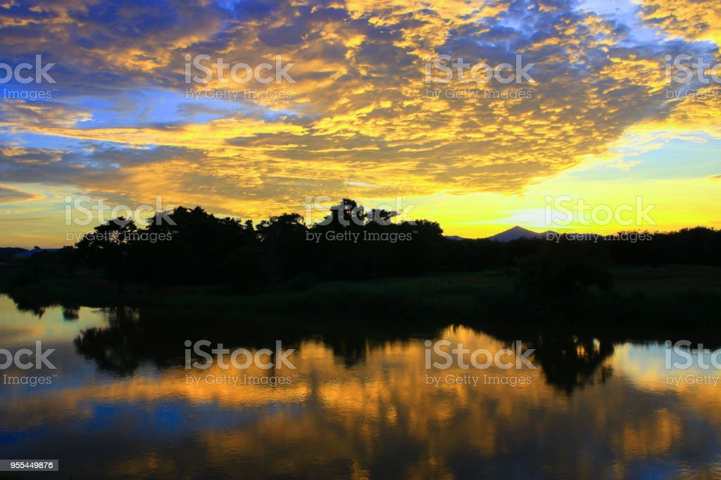 Detail Pemandangan Langit Indah Nomer 45