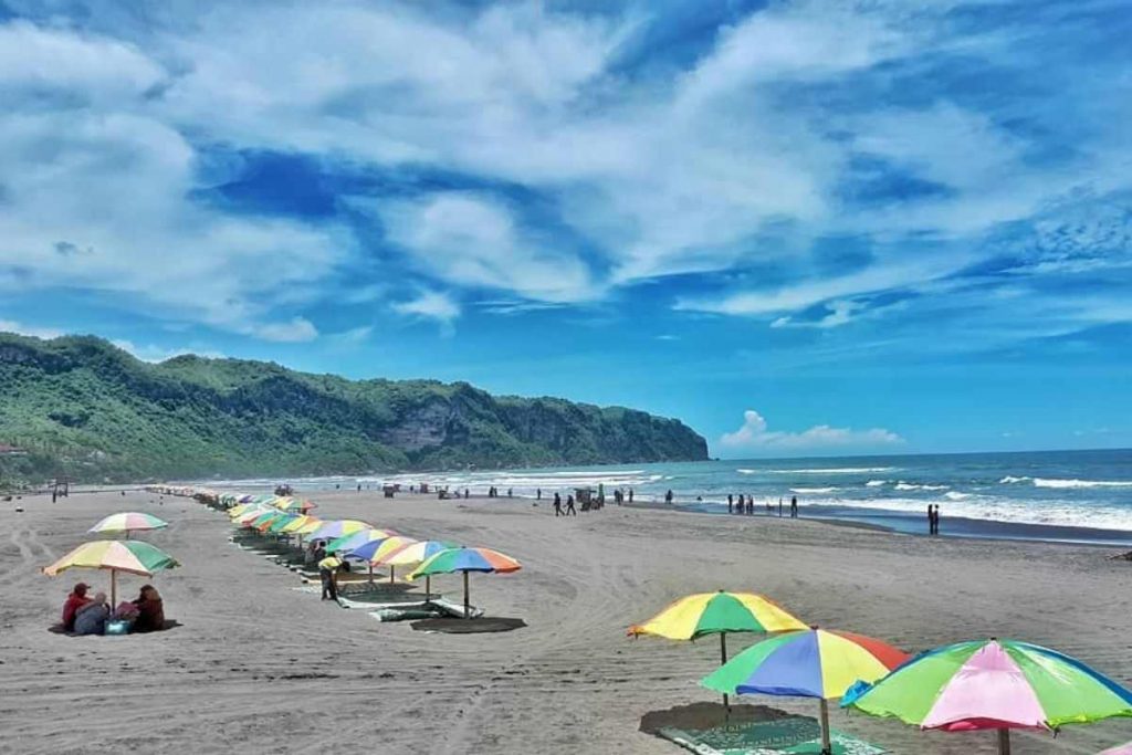 Detail Pemandangan Pantai Parangtritis Nomer 40