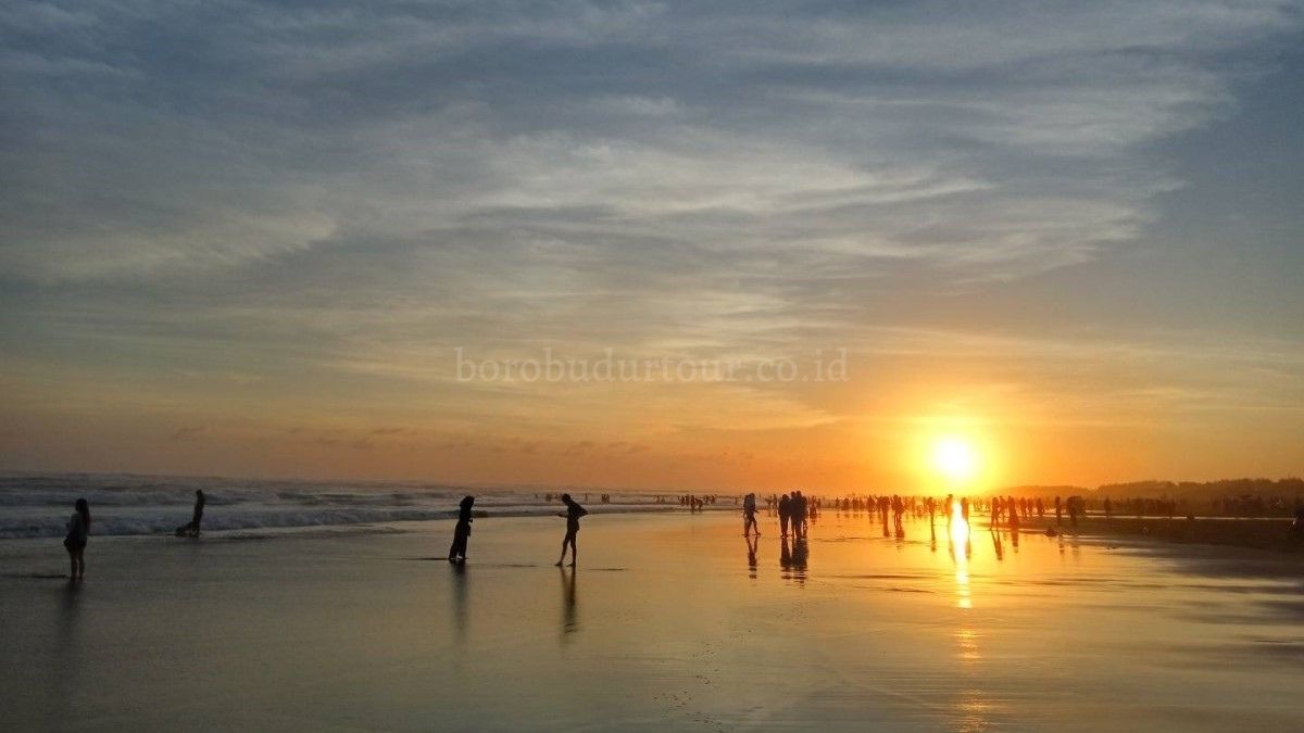 Detail Pemandangan Pantai Parangtritis Nomer 42