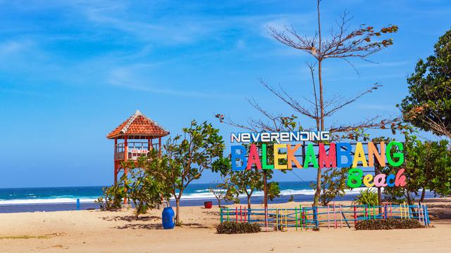 Detail Pemandangan Pantai Yang Indah Nomer 23