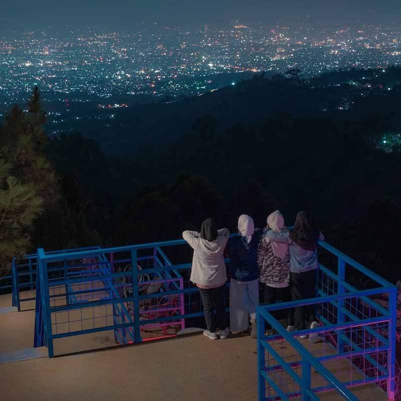 Detail Pemandangan Puncak Malam Hari Nomer 24