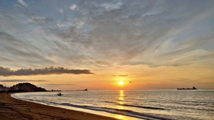 Detail Pemandangan Senja Di Pantai Nomer 10