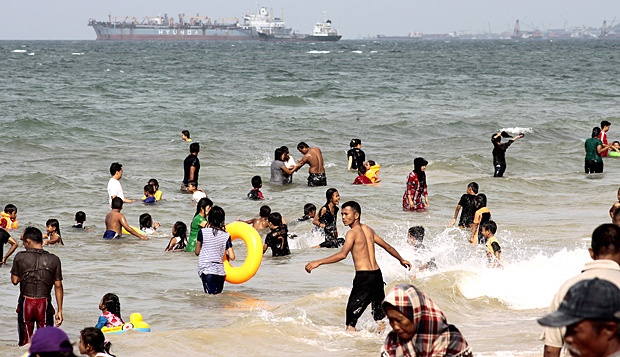 Detail Pemandangan Singapura Dari Batam Nomer 20