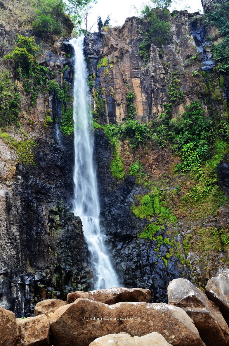 Detail Pemandangan Tebing Air Terjun Nomer 19