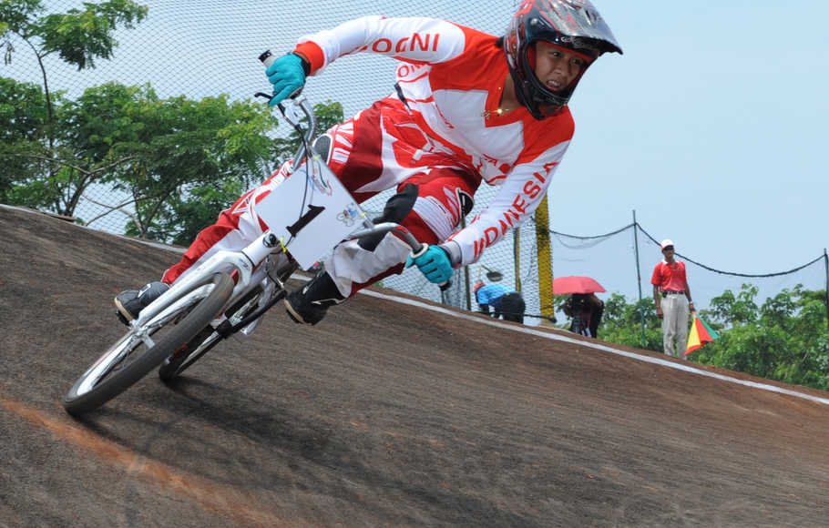 Detail Pembalap Sepeda Bmx Nomer 24