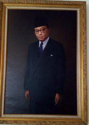 Detail Lukisan Gambar Mohammad Hatta Nomer 35