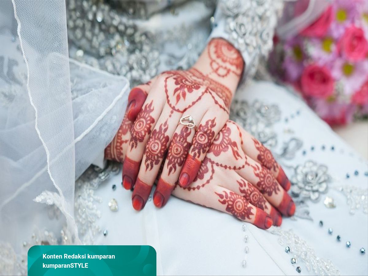 Detail Lukisan Henna Tangan Nomer 38