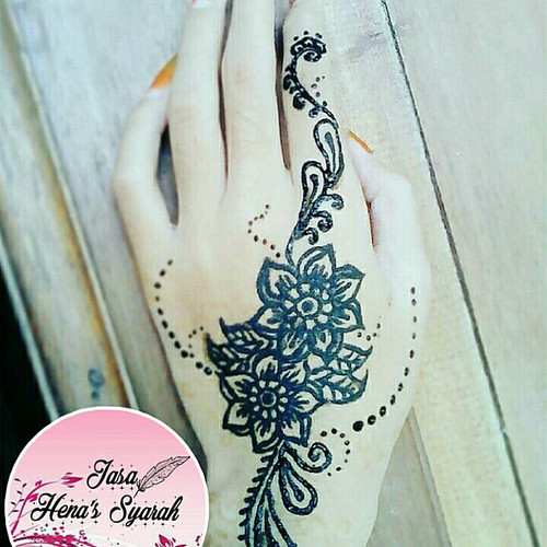 Detail Lukisan Henna Tangan Nomer 47