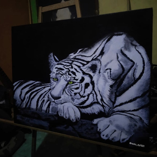Detail Lukisan Macan Putih Nomer 17