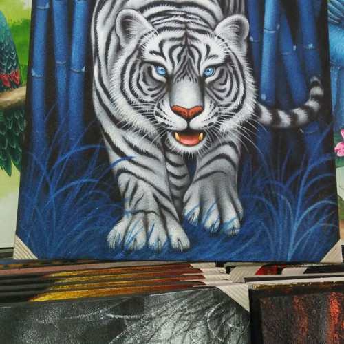 Detail Lukisan Macan Putih Nomer 52