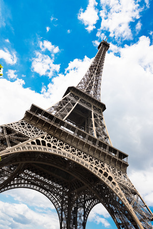 Detail Lukisan Menara Eiffel Paris Nomer 10