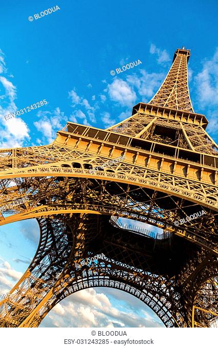 Detail Lukisan Menara Eiffel Paris Nomer 46