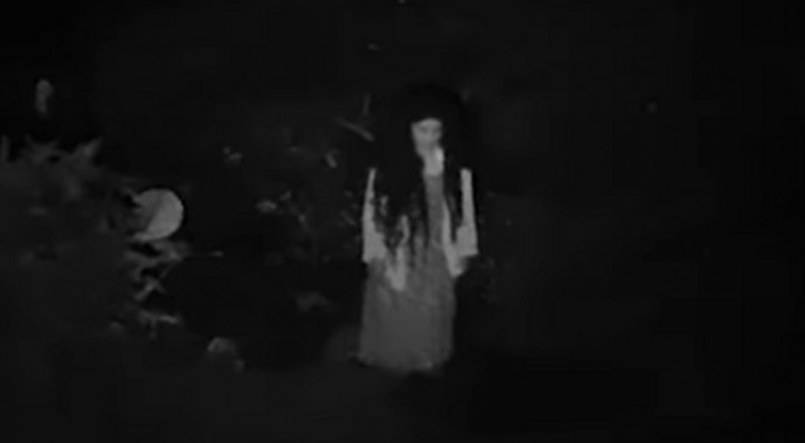 Detail Penampakan Hantu Nyata Tertangkap Kamera Cctv Kuburan Nomer 19