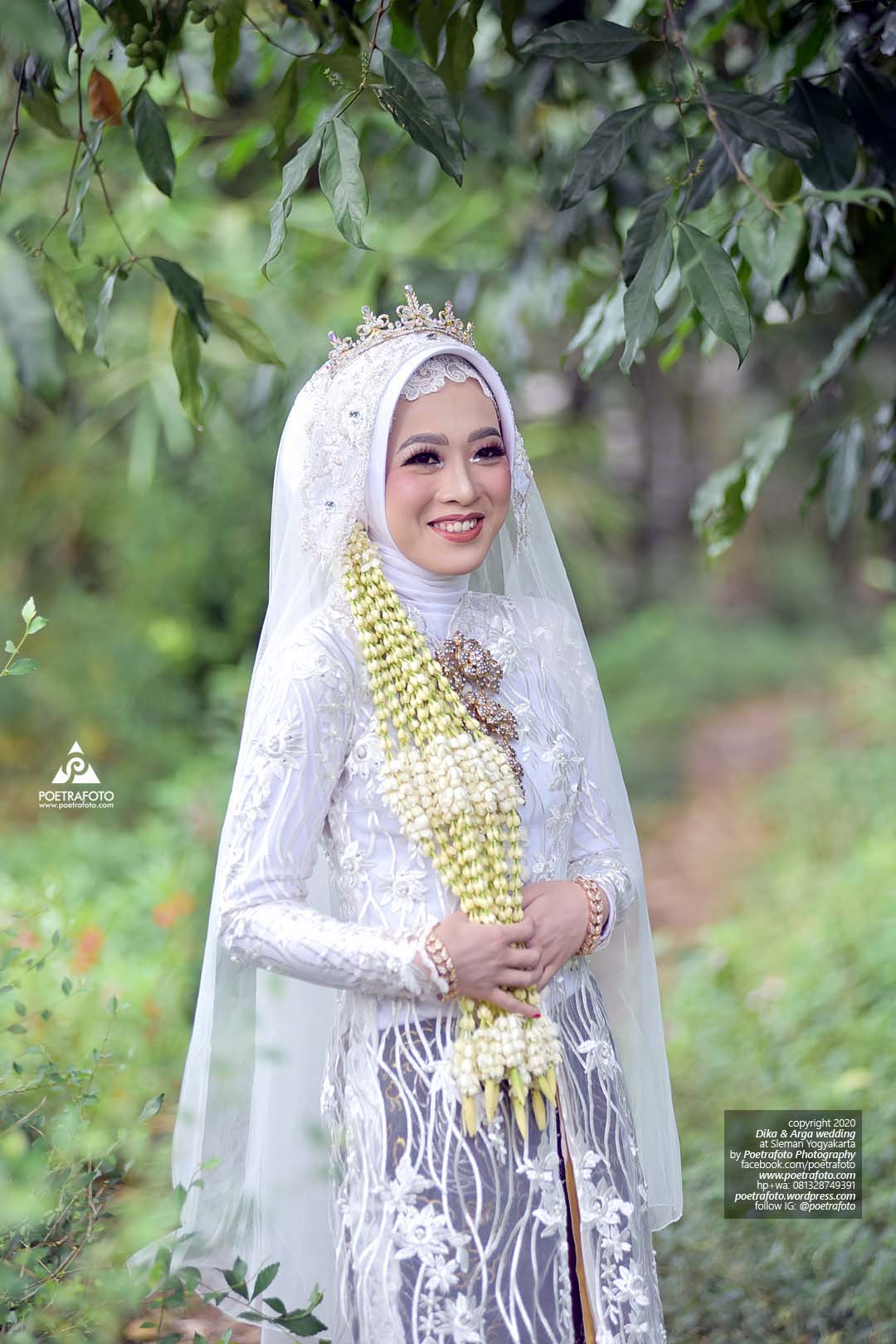 Detail Pengantin Berhijab Adat Jawa Nomer 27