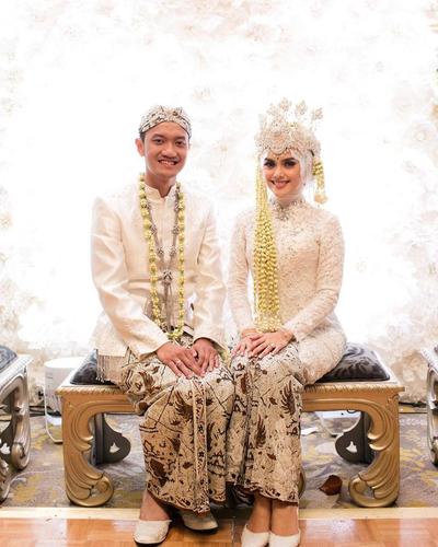 Detail Pengantin Berhijab Adat Jawa Nomer 51