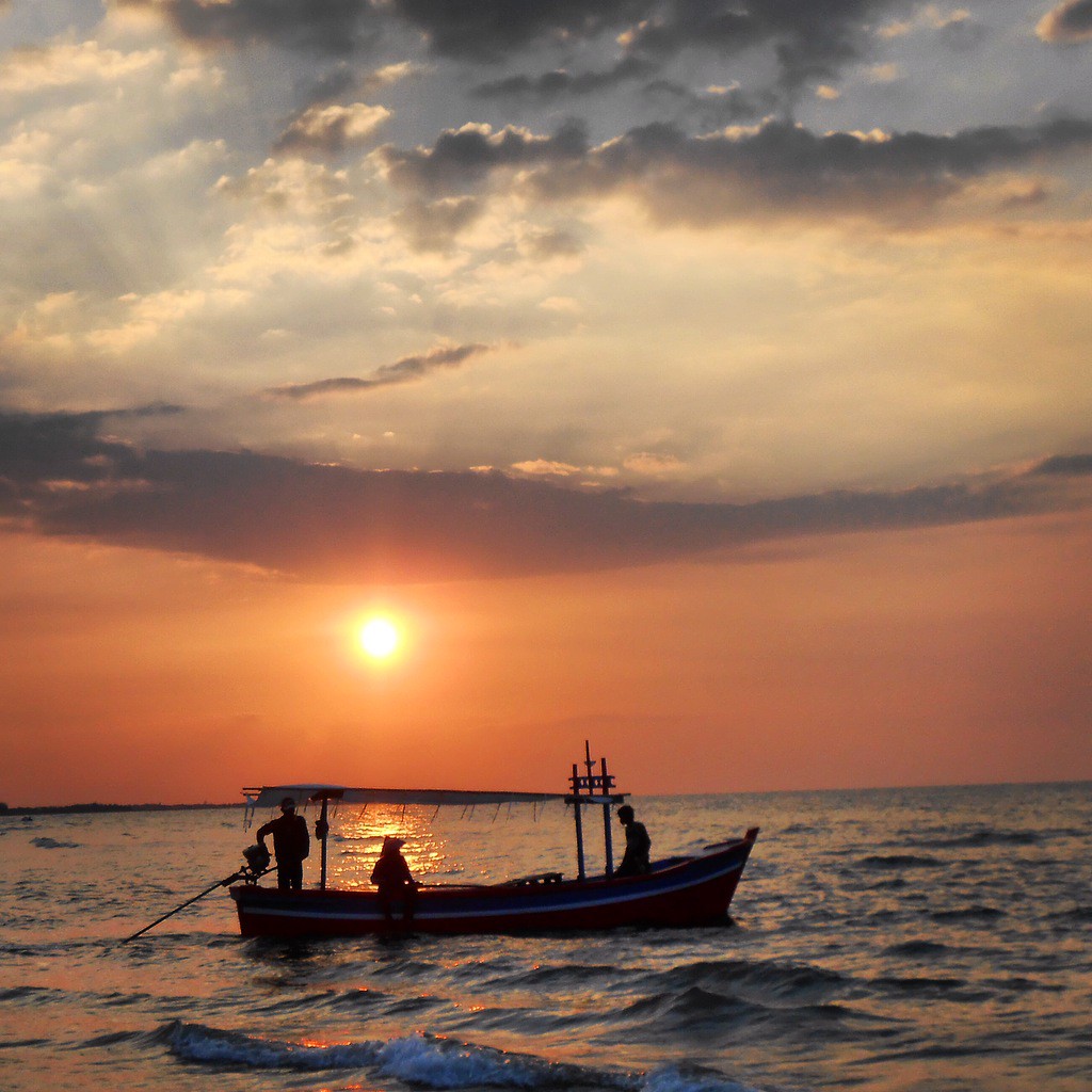 Detail Lukisan Perahu Senja Nomer 37