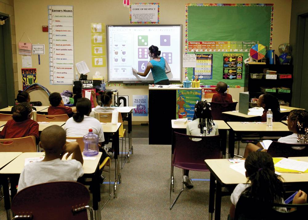 Detail Penggunaan Smart Board Di Sekolah Nomer 6