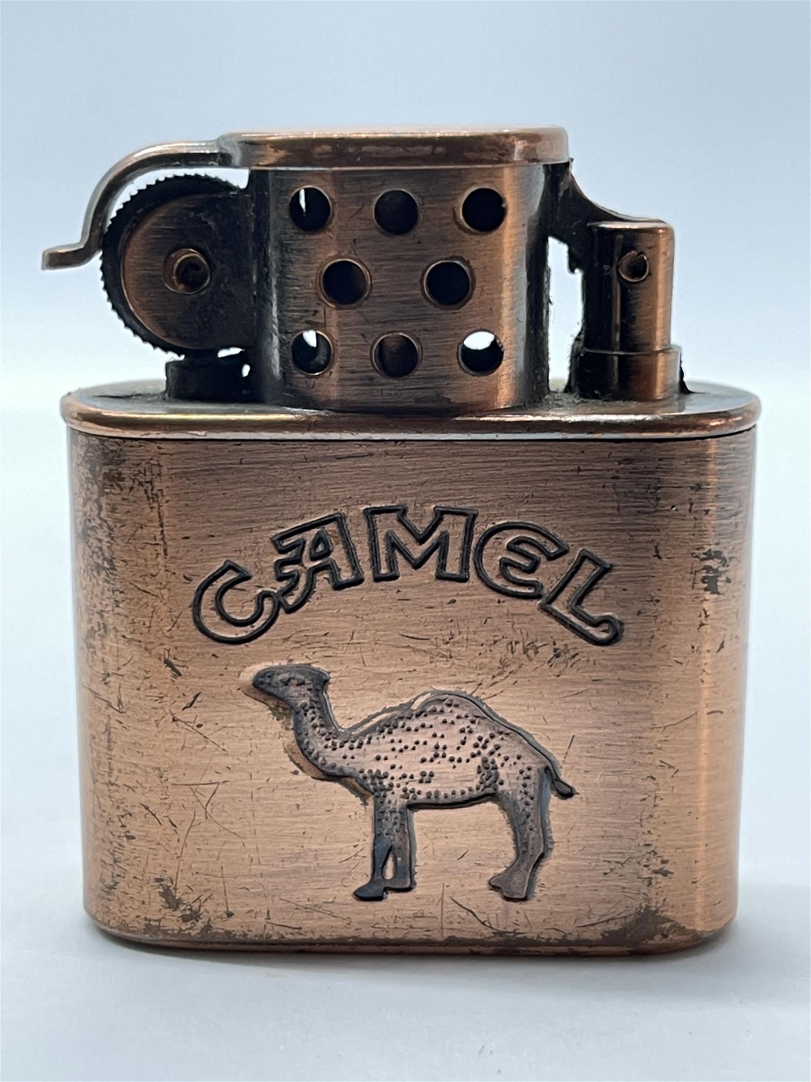 Detail Penguin Camel Lighter Nomer 44