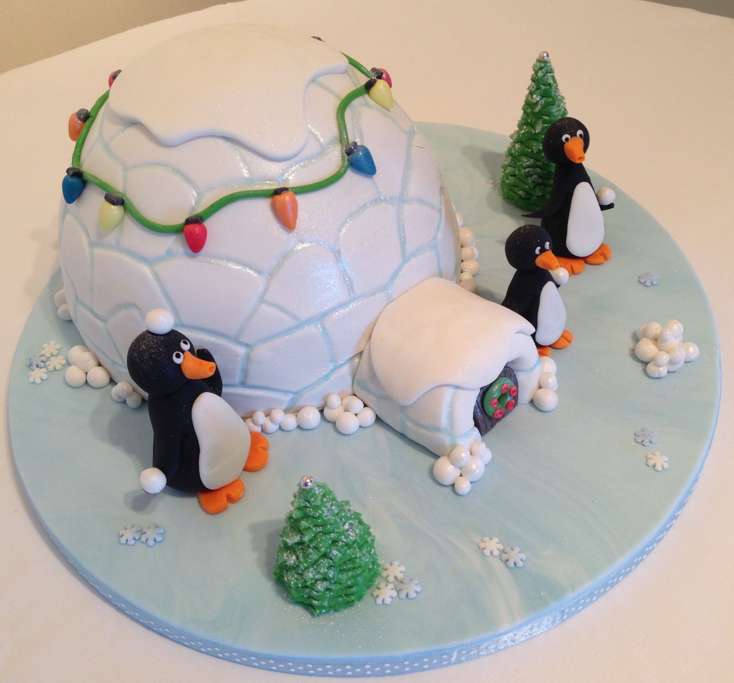 Detail Penguin Igloo Cake Nomer 11