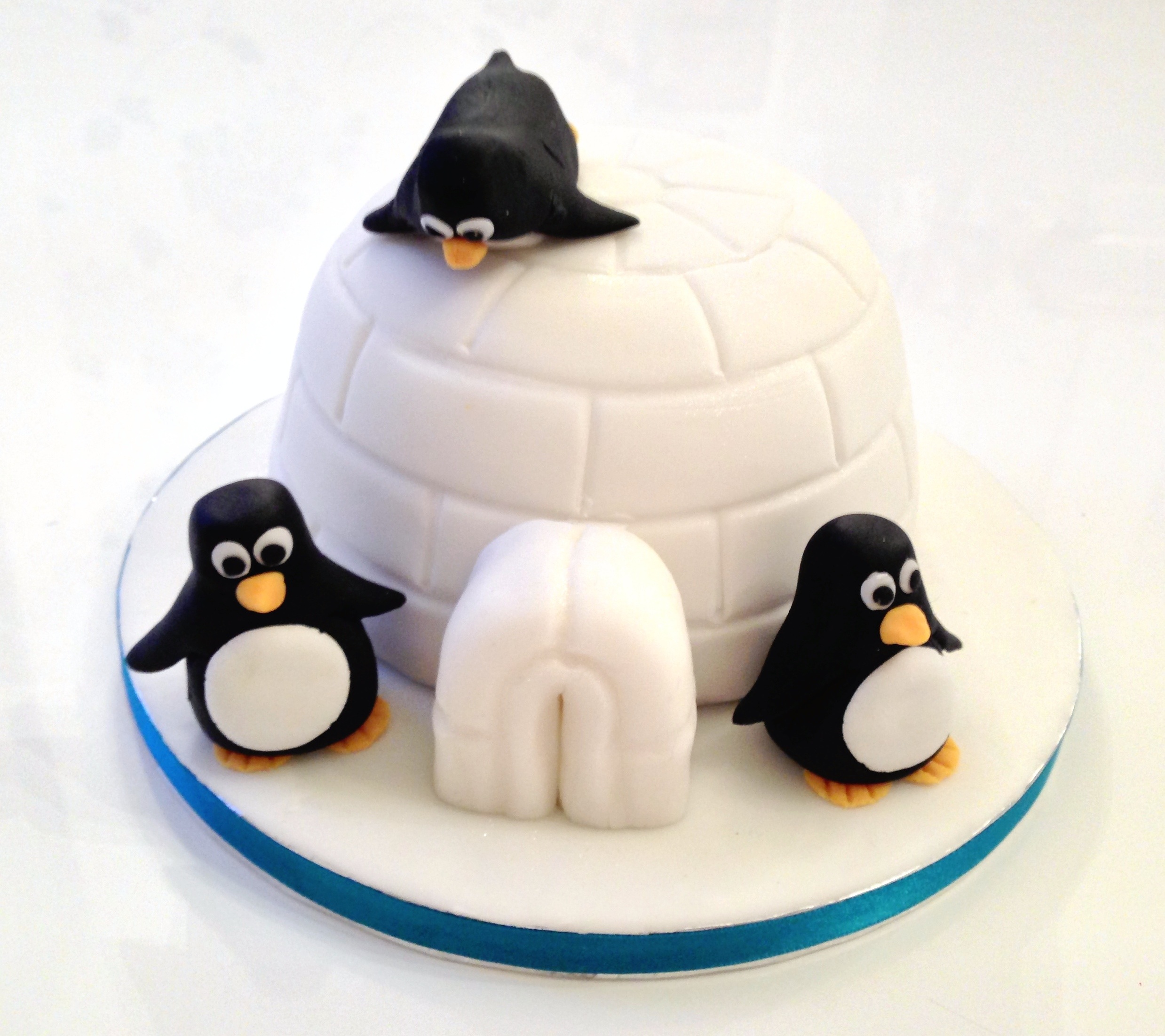 Detail Penguin Igloo Cake Nomer 13