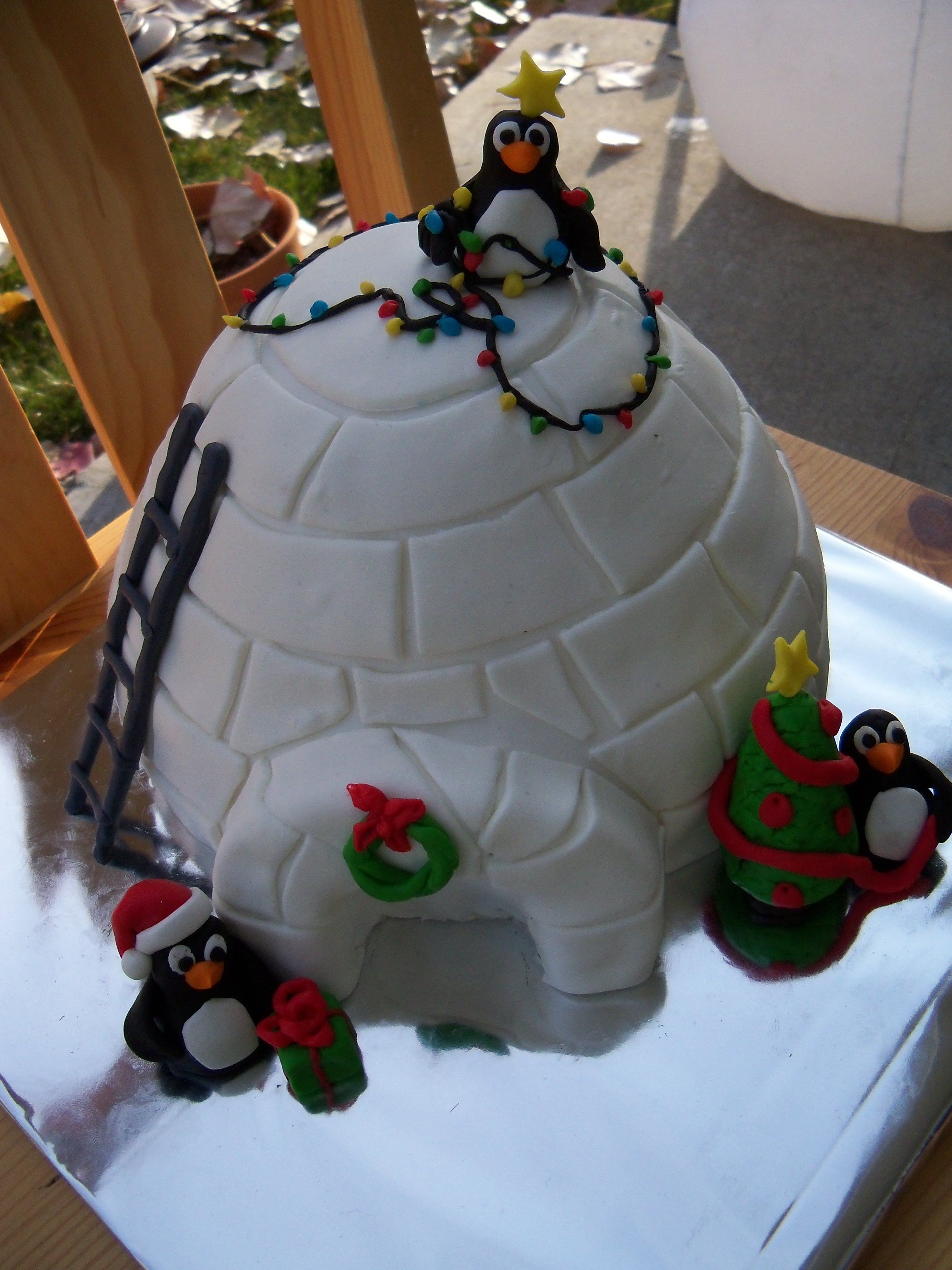 Detail Penguin Igloo Cake Nomer 42