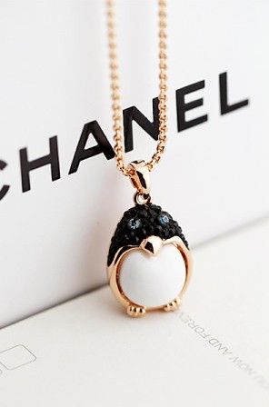 Detail Penguin Locket Nomer 23