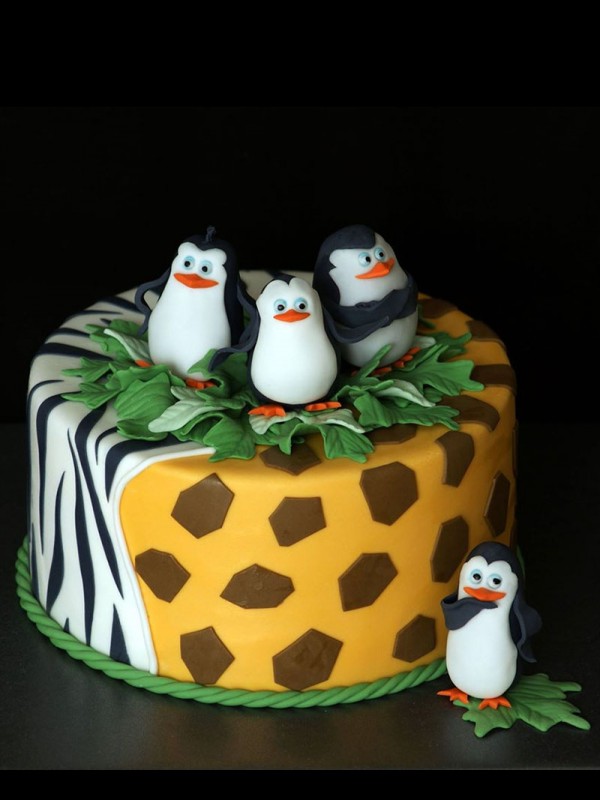 Detail Penguins Of Madagascar Cake Nomer 25