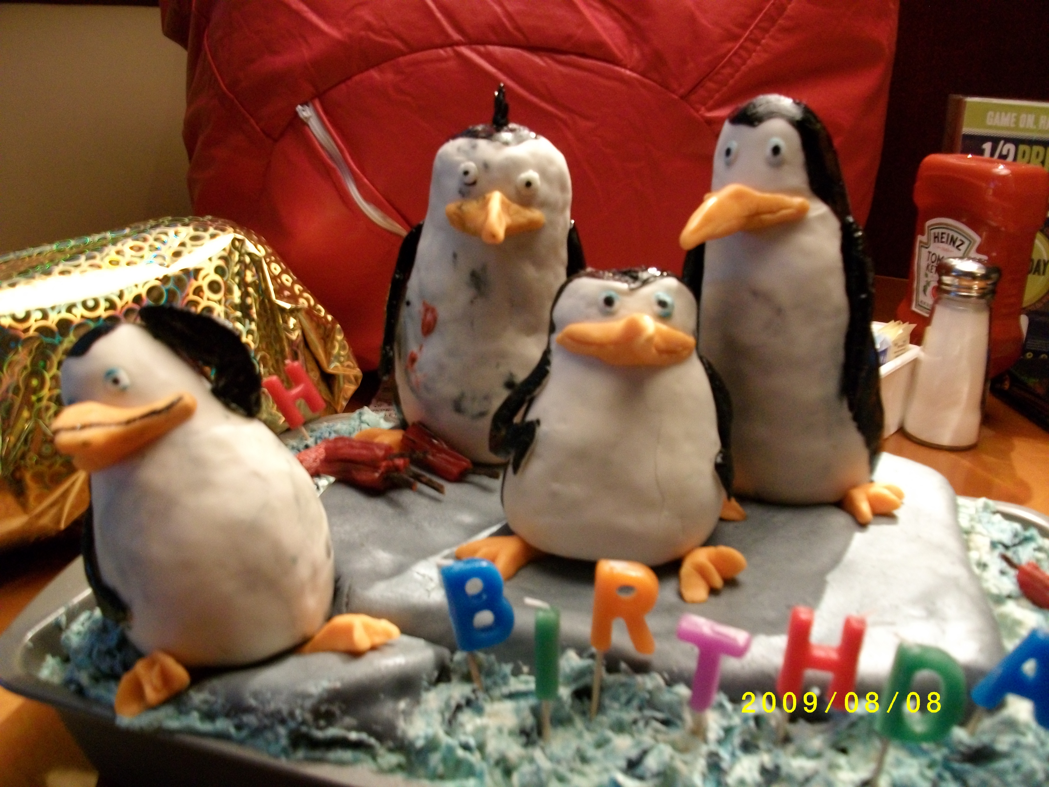 Detail Penguins Of Madagascar Cake Nomer 48