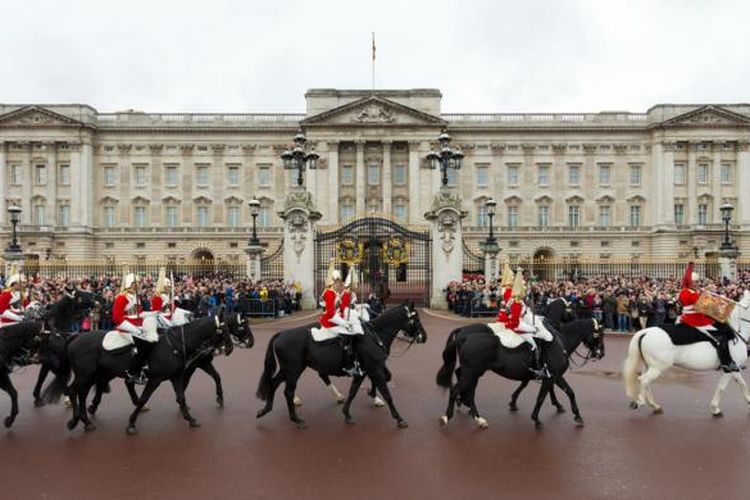 Detail Penjaga Istana Inggris Nomer 30