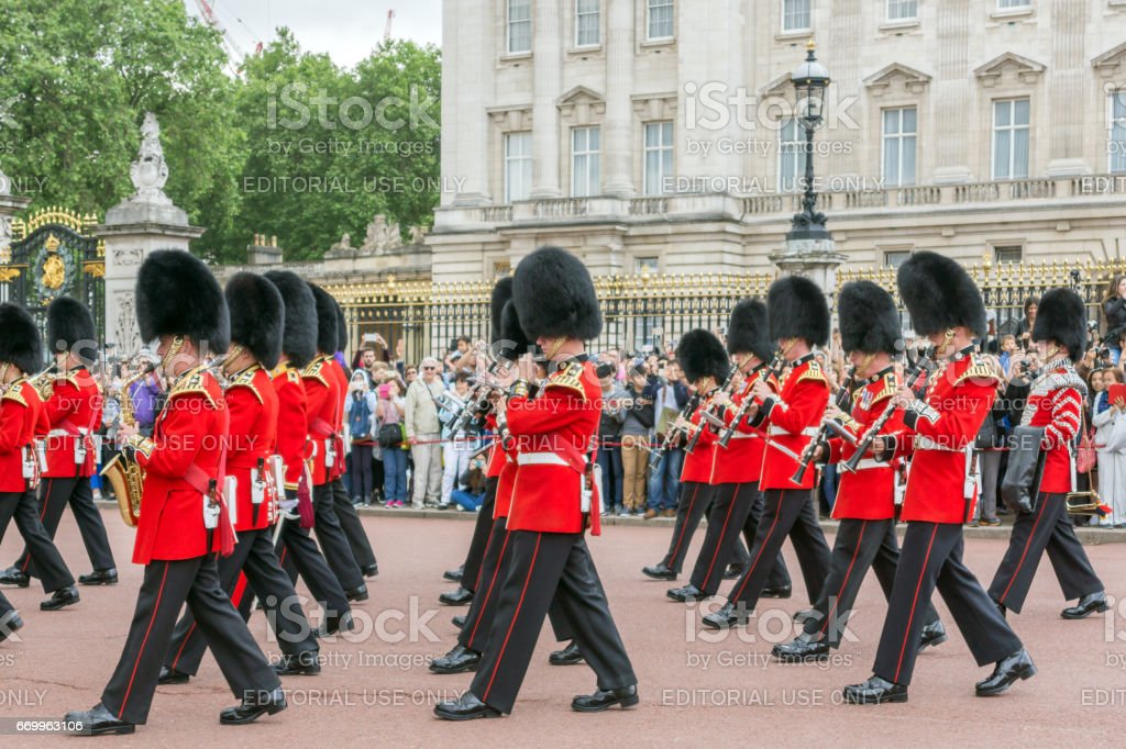 Detail Penjaga Istana Inggris Nomer 54