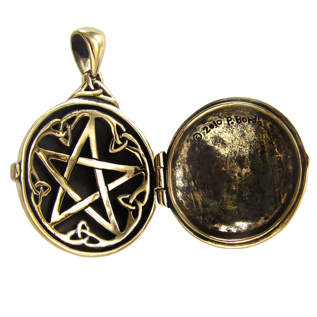 Detail Pentacle Locket Nomer 13