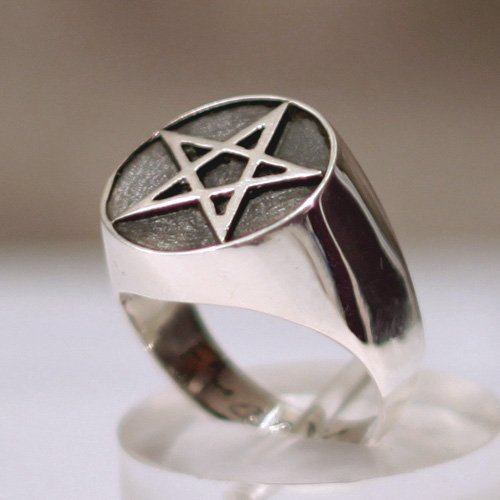 Detail Pentacle Rings Nomer 18