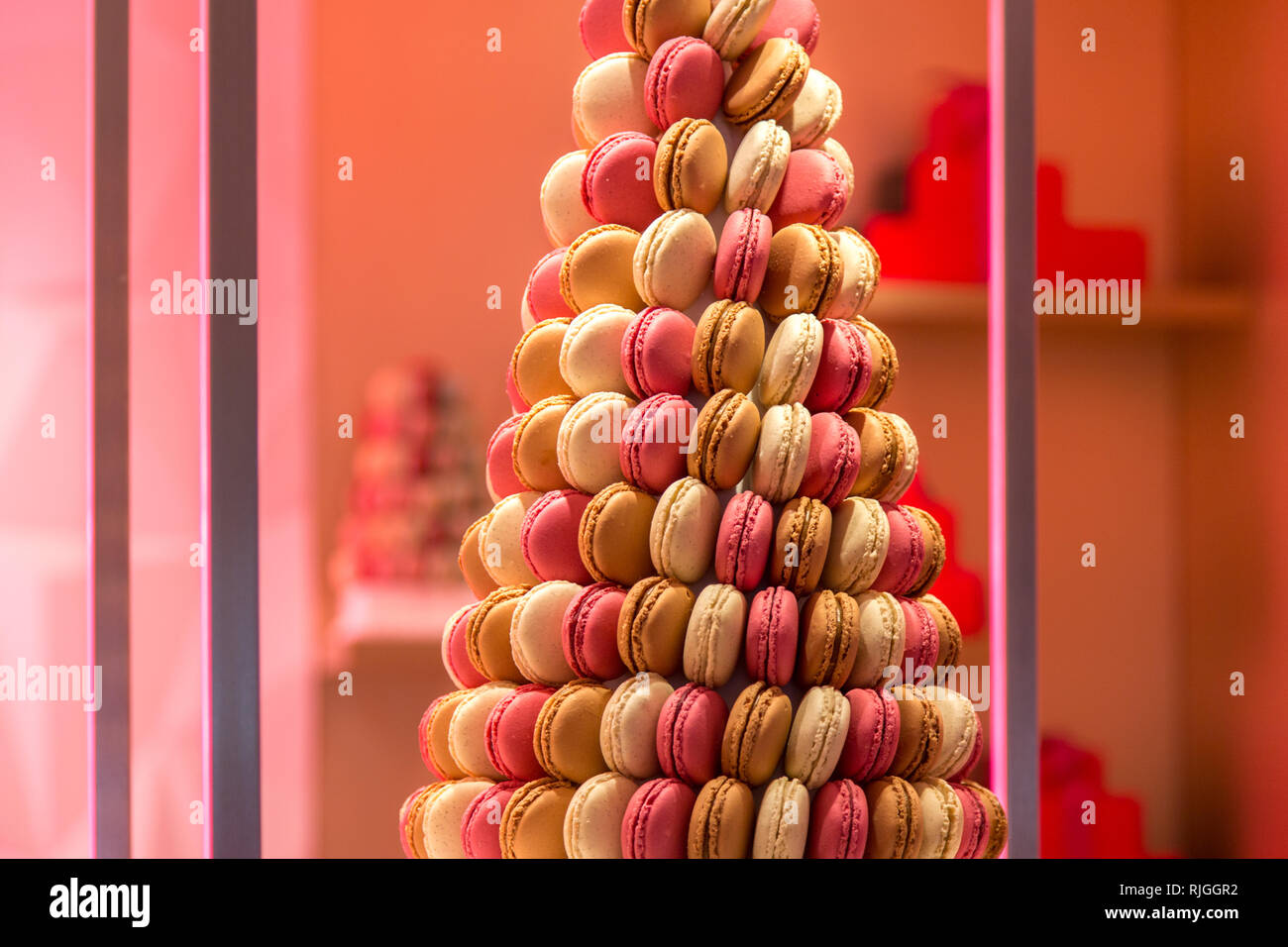 Detail Macaron Pyramid Nomer 42