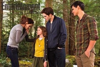 Detail Mackenzie Foy And Kristen Stewart Nomer 33