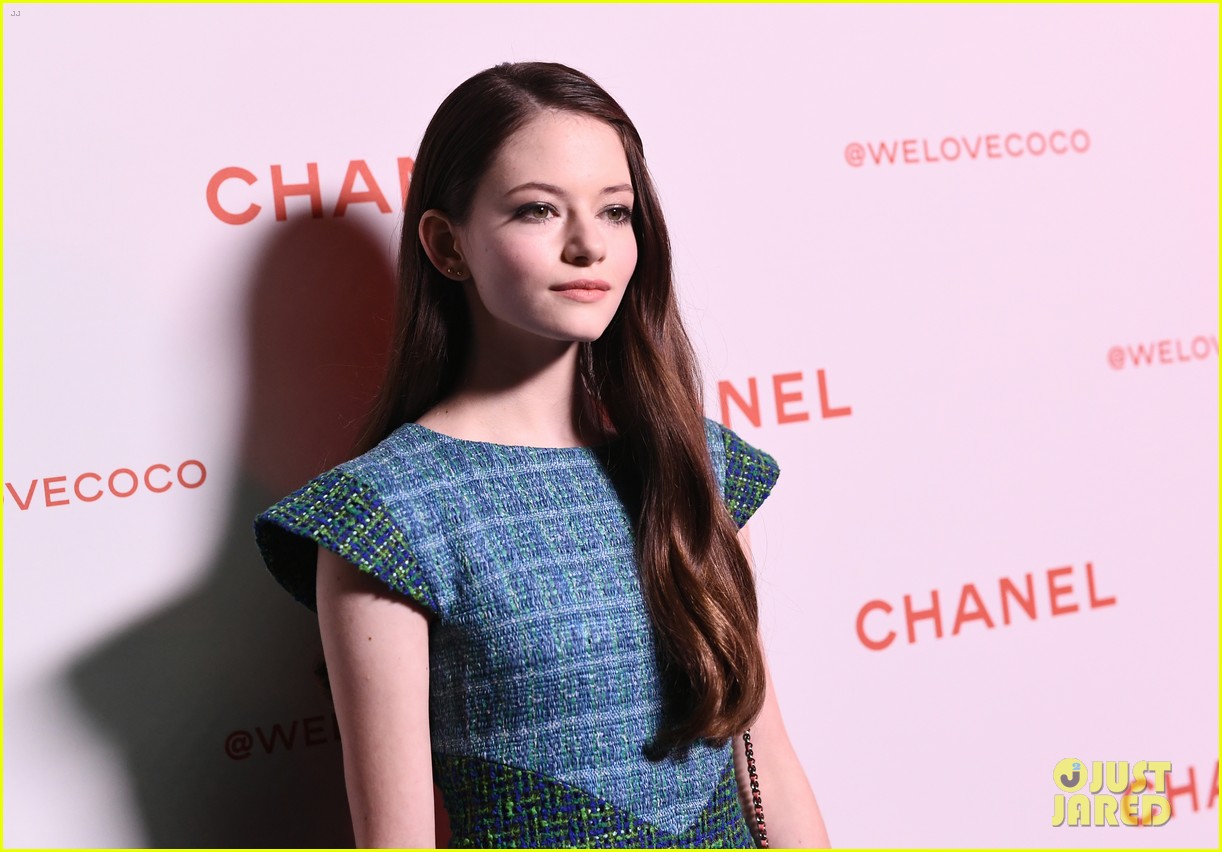 Detail Mackenzie Foy And Kristen Stewart Nomer 37