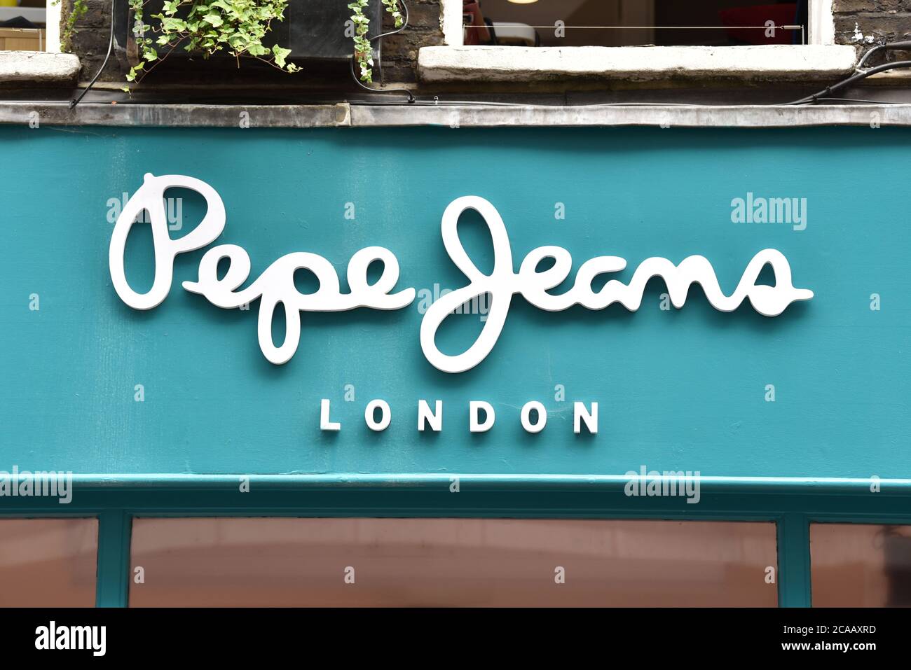 Detail Pepe Jeans Logo Nomer 13