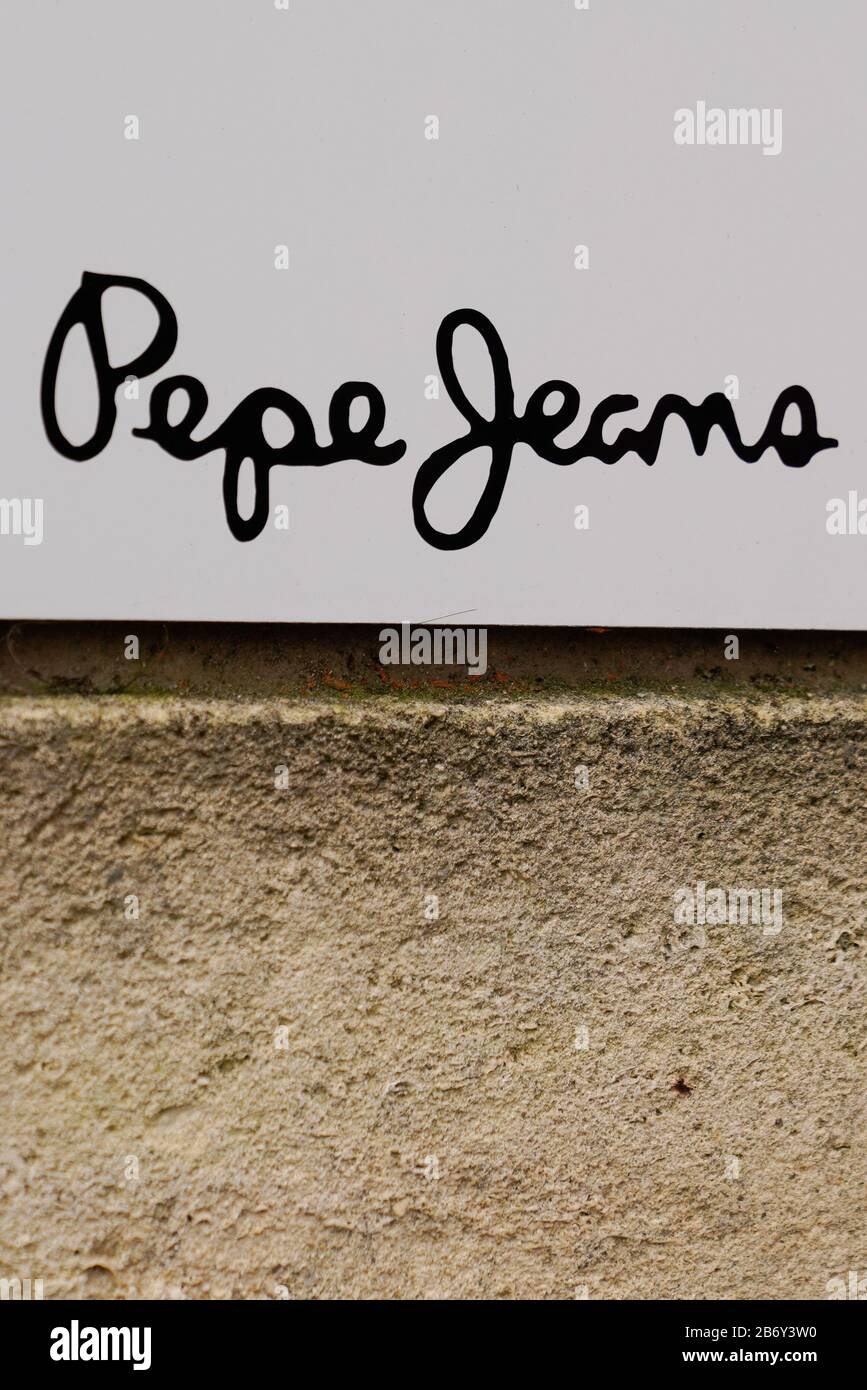 Detail Pepe Jeans Logo Nomer 30