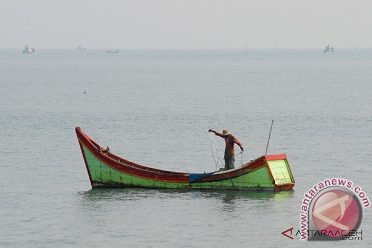 Perahu Kecil Yang Biasa Ada Di Perahu Besar - KibrisPDR